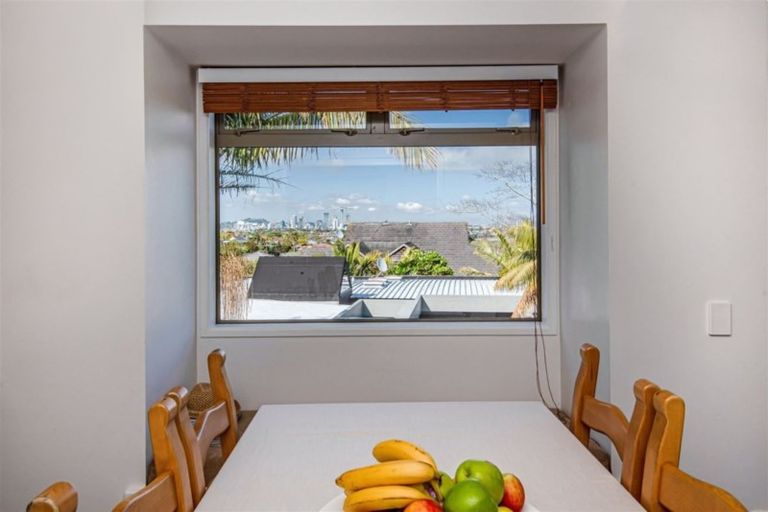 Photo of property in 4a Northumberland Avenue, Belmont, Auckland, 0622