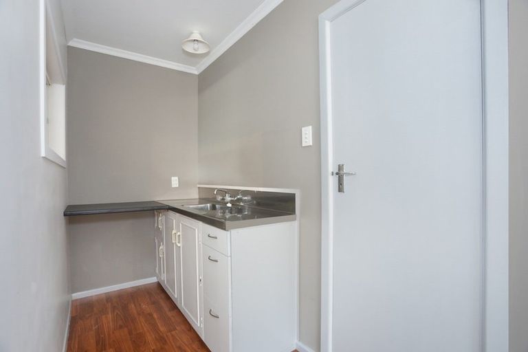 Photo of property in 21 Oxford Street, Marton, 4710