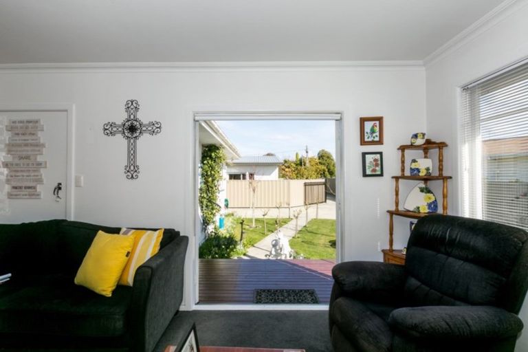 Photo of property in 9a Cornwall Road, Taradale, Napier, 4112
