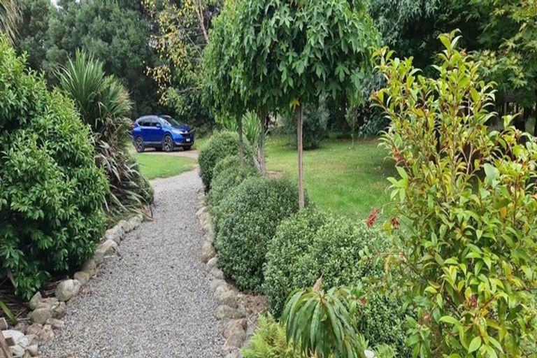 Photo of property in 131 Arapaepae Road South, Levin, 5571