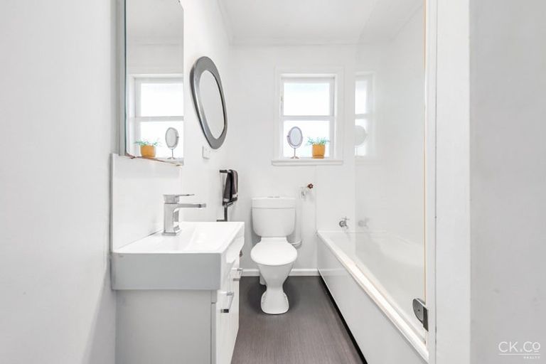 Photo of property in 1/5 Hall Grove, Ebdentown, Upper Hutt, 5018