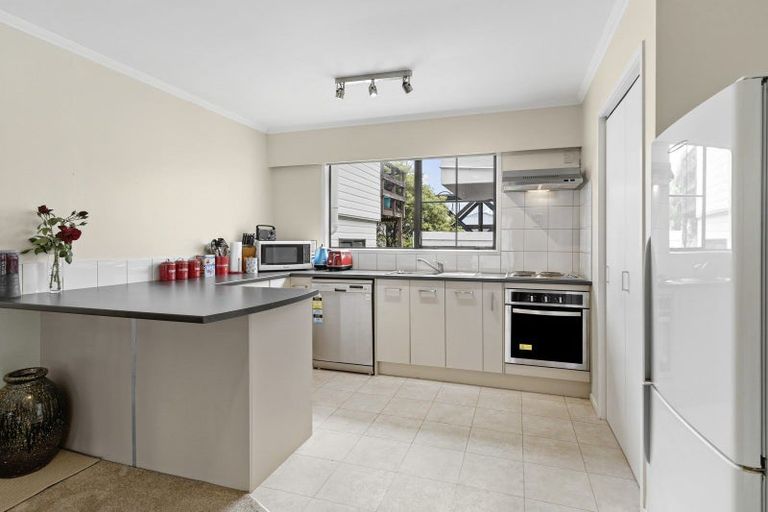 Photo of property in 19 Tapiri Street, Hataitai, Wellington, 6021