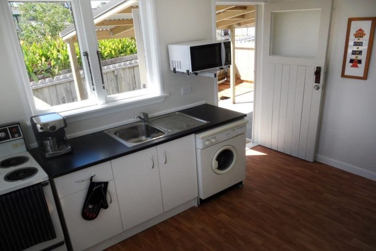 Photo of property in 49f Martyn Street, Waiuku, 2123