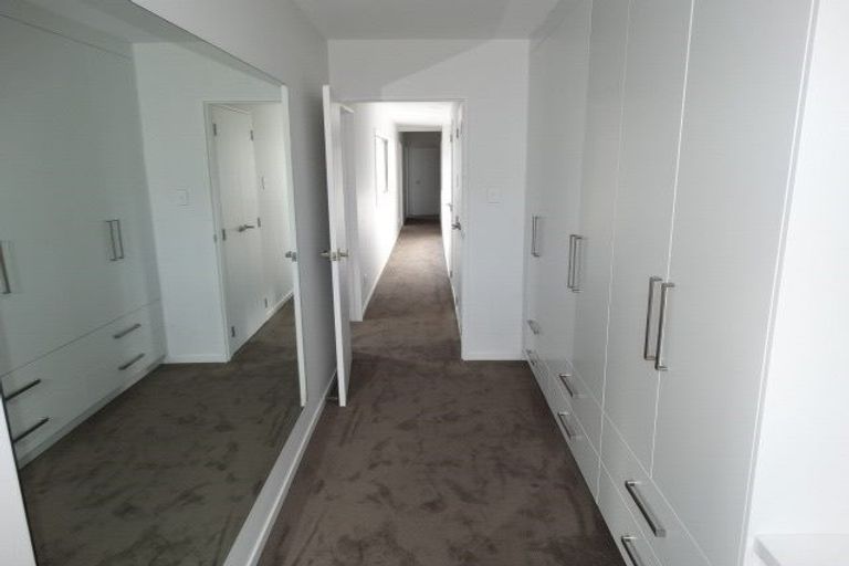 Photo of property in 5 Pihoihoi Place, Hobsonville, Auckland, 0616