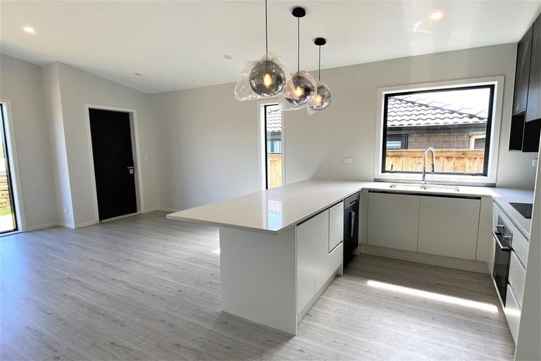 Photo of property in 12 Percheron Road, Pukekohe, 2120