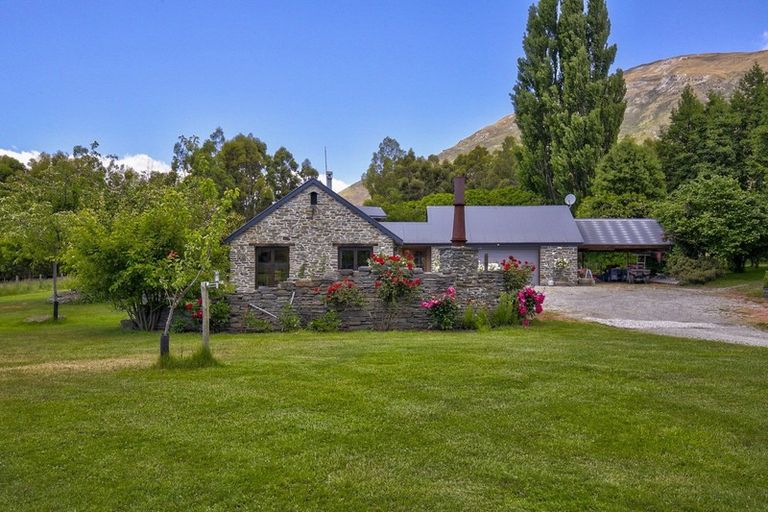 Photo of property in 351 Morven Ferry Road, Arrow Junction, 9371