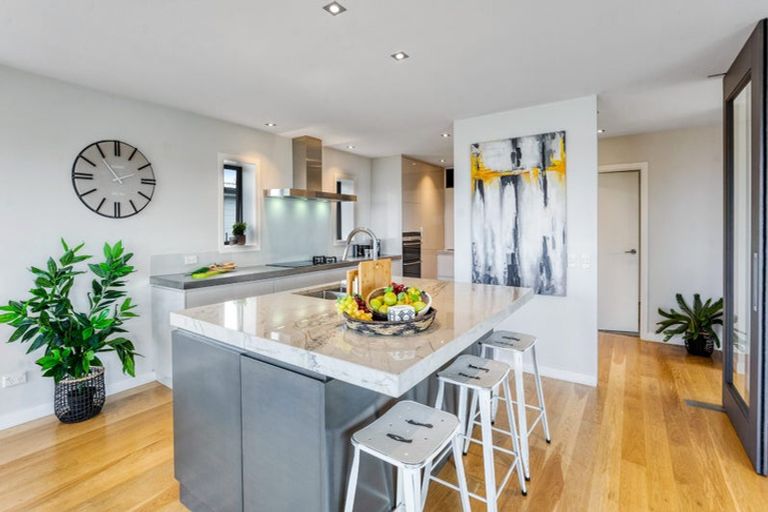 Photo of property in 128 Churchill Road, Rothesay Bay, Auckland, 0630