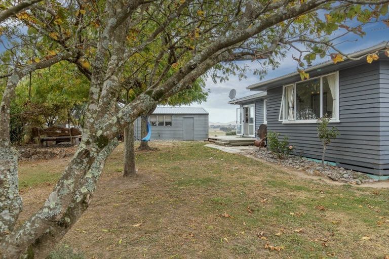 Photo of property in 319 Porangahau Road, Waipukurau, 4282