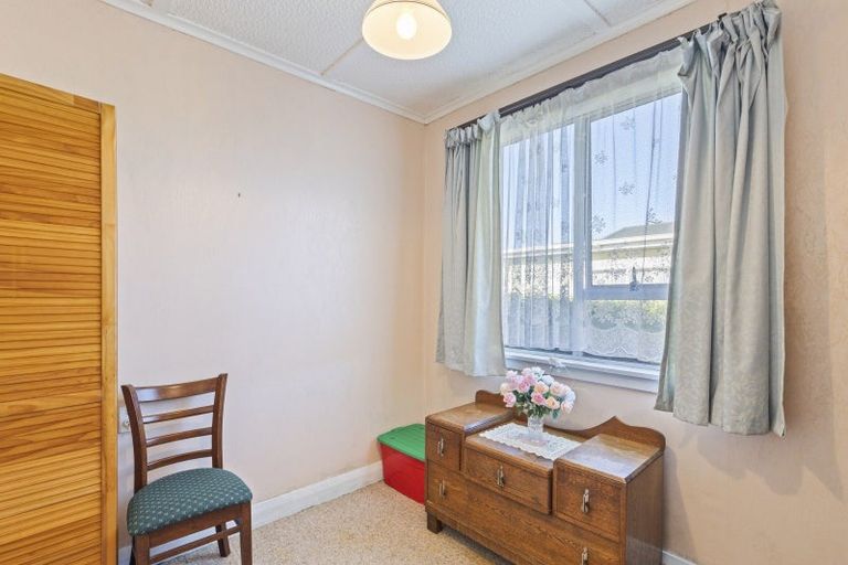 Photo of property in 11a Queen Street, Waitara, 4320