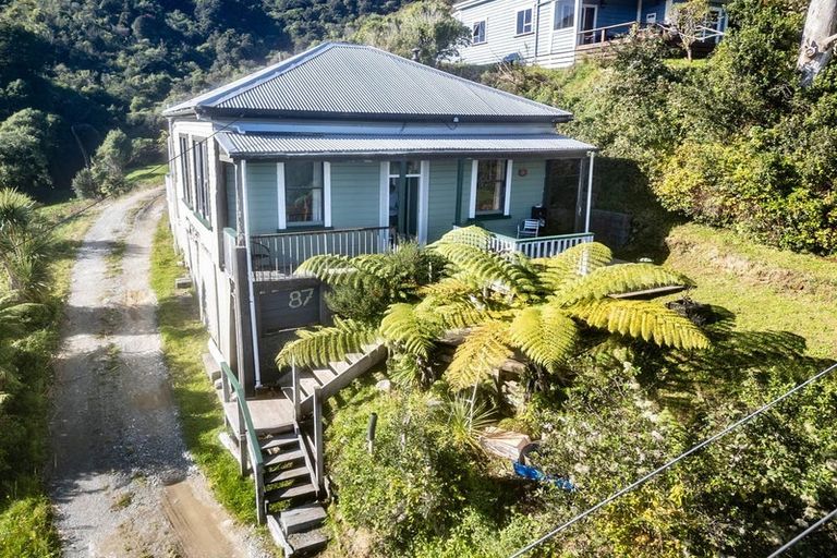 Photo of property in 87 Fox Street, Cobden, Greymouth, 7802