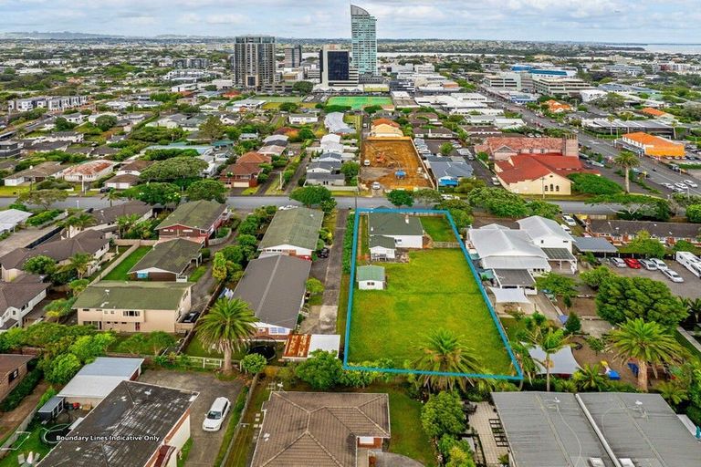 Photo of property in 4 Tennyson Avenue, Takapuna, Auckland, 0622