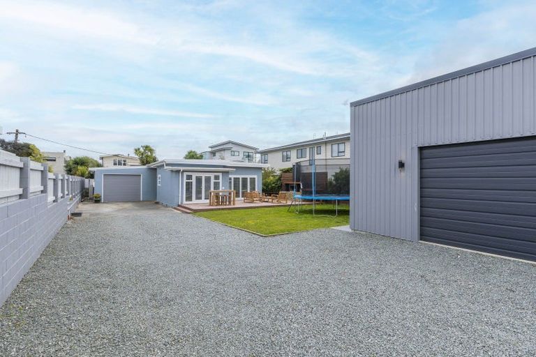 Photo of property in 116 Seaview Road, Paraparaumu Beach, Paraparaumu, 5032