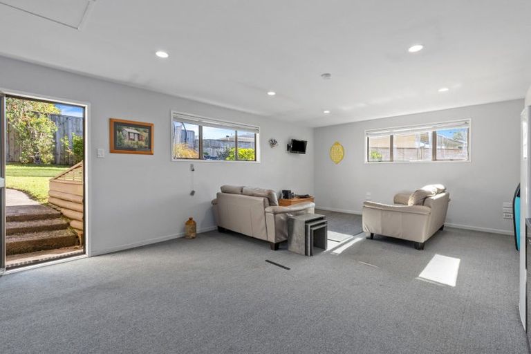 Photo of property in 6 Spinella Drive, Bayview, Auckland, 0629