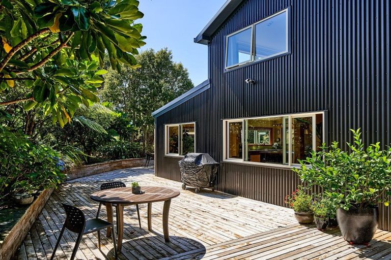 Photo of property in 343 Takapu Road, Takapu Valley, Wellington, 5028