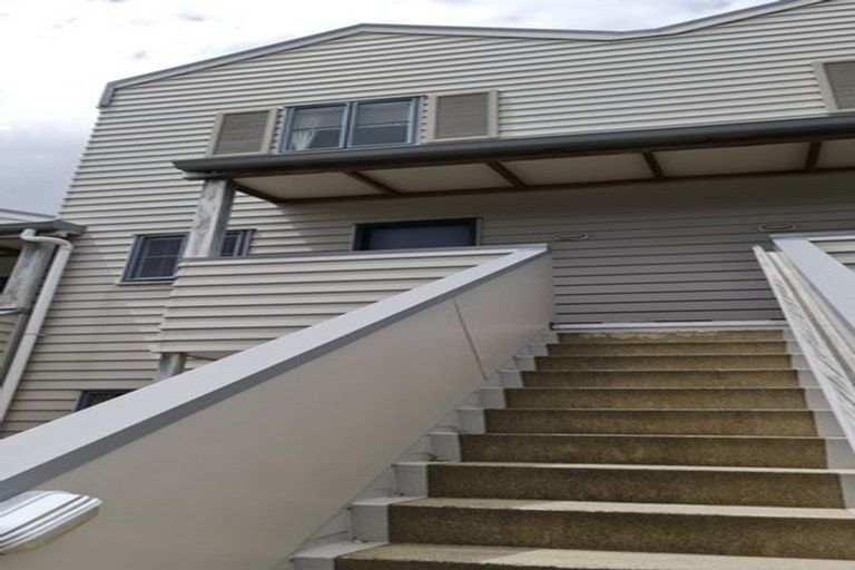 Photo of property in 24/8 Carolina Place, Albany, Auckland, 0632