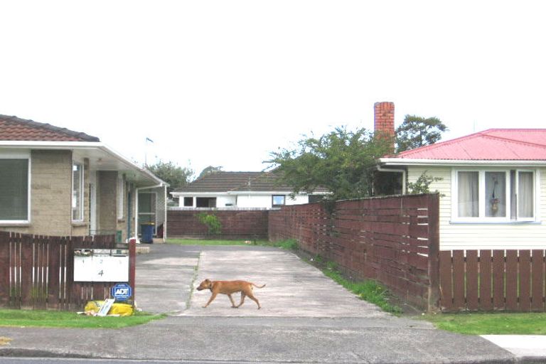 Photo of property in 2/4 Pomaria Road, Henderson, Auckland, 0610