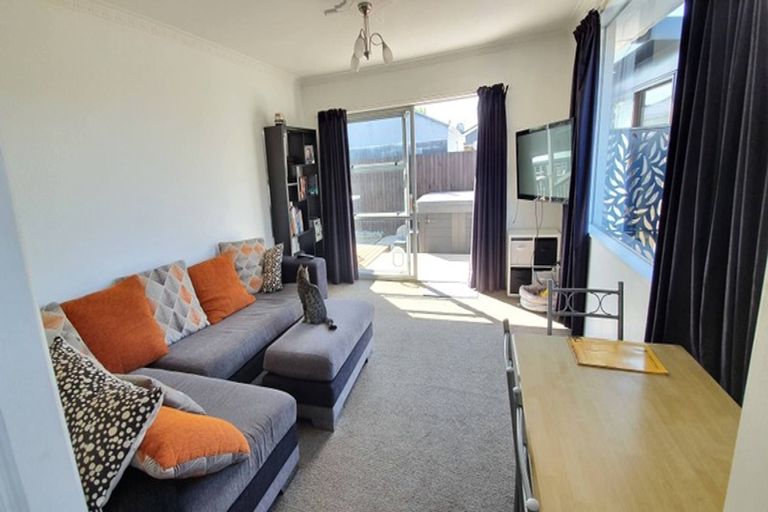 Photo of property in 6/21 Edgeware Road, St Albans, Christchurch, 8014