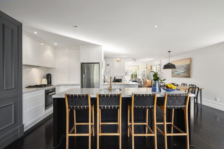 Photo of property in 18 Farm Road, Northland, Wellington, 6012