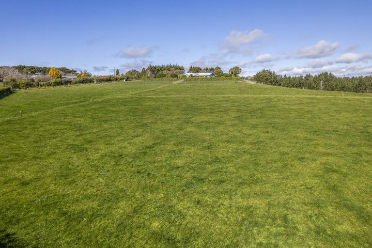 Photo of property in 114 Ackworth Road, Lepperton, New Plymouth, 4373