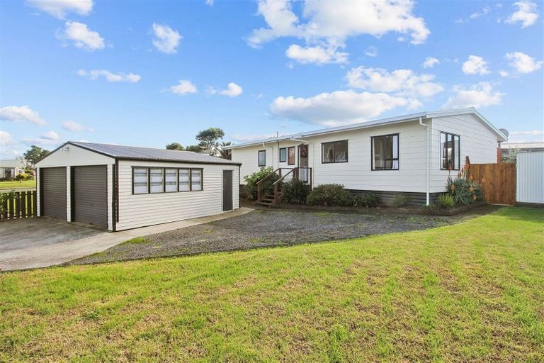 Photo of property in 39 Stevenson Road, Clarks Beach, 2122
