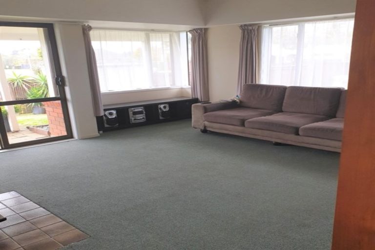 Photo of property in 70 Sandspit Road, Waiuku, 2123