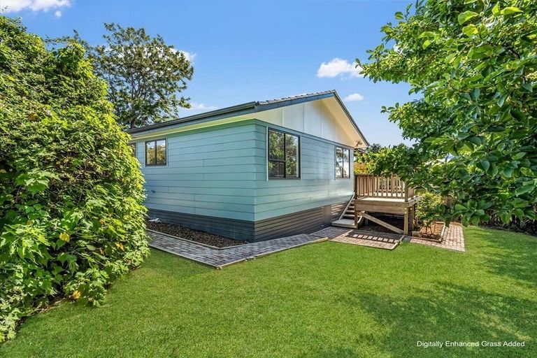 Photo of property in 7 Panzic Place, Glen Eden, Auckland, 0602