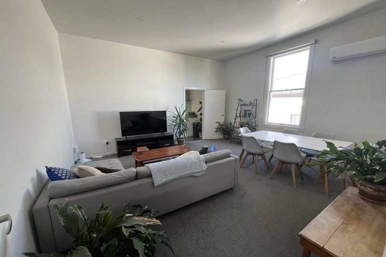 Photo of property in 2 Konini Road, Titirangi, Auckland, 0604