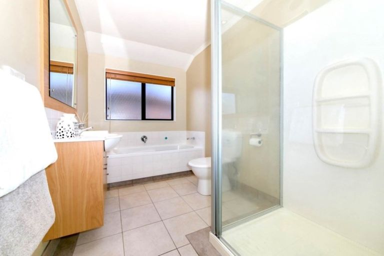 Photo of property in 20 Coachman Drive, Flat Bush, Auckland, 2016