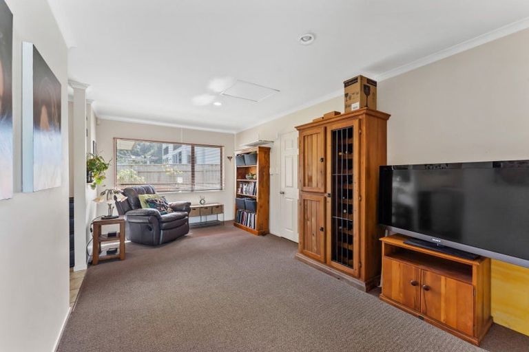 Photo of property in 8 Sapphire Grove, Birchville, Upper Hutt, 5018