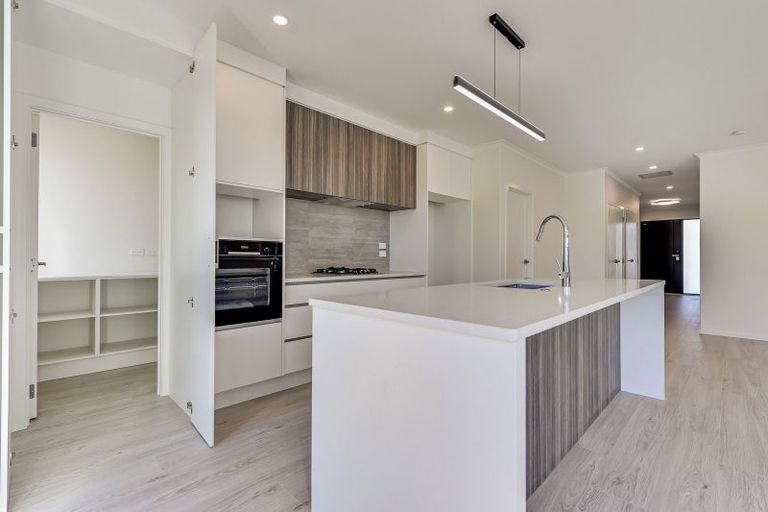 Photo of property in 33 Overton Street, Rototuna North, 3210