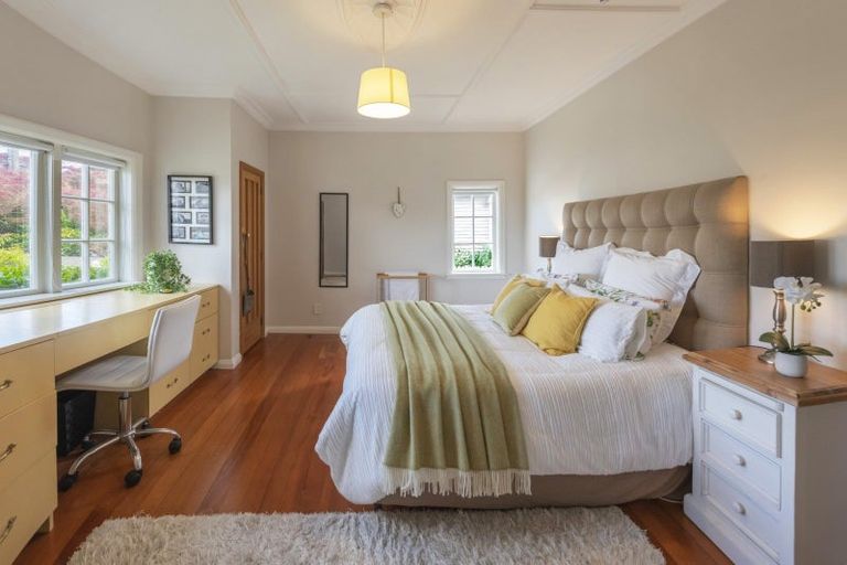 Photo of property in 96 Ranui Crescent, Khandallah, Wellington, 6035