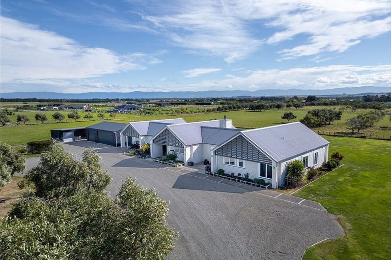 Photo of property in 104 White Rock Road, Martinborough, 5781