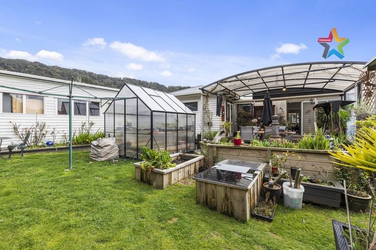Photo of property in 19 Gardiner Grove, Wainuiomata, Lower Hutt, 5014