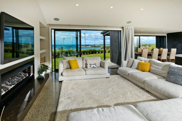 Photo of property in 5 Hurihuri Road, Okura Bush, Silverdale, 0794