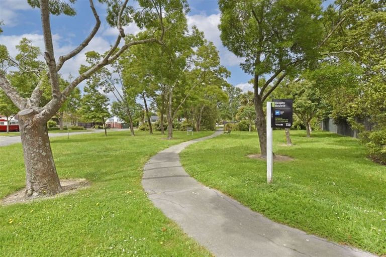 Photo of property in 20 Heaphy Place, Casebrook, Christchurch, 8051