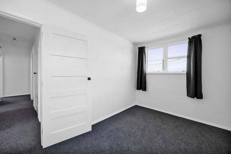 Photo of property in 2 Waihi Road, Hawera, 4610
