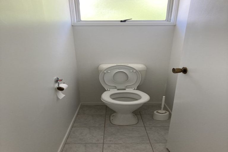 Photo of property in 7 Andros Place, Unsworth Heights, Auckland, 0632