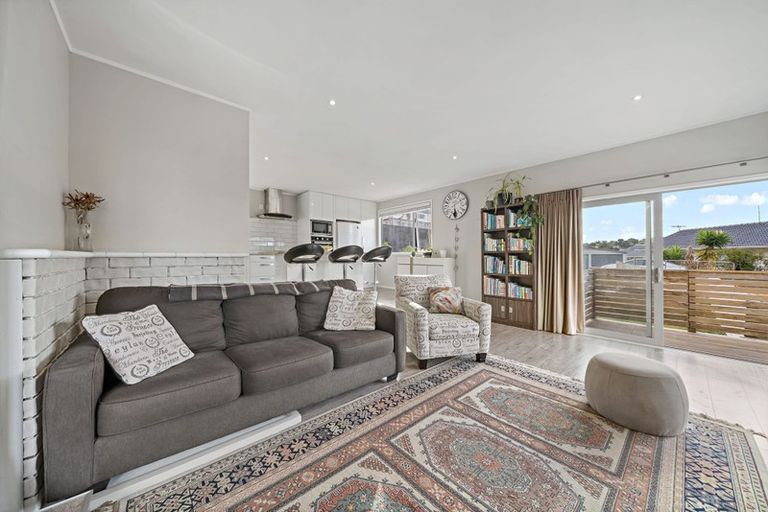 Photo of property in 76 Alabaster Drive, Papatoetoe, Auckland, 2025