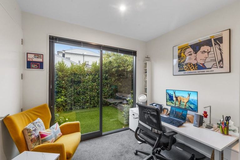 Photo of property in 53 Innes Road, St Albans, Christchurch, 8052