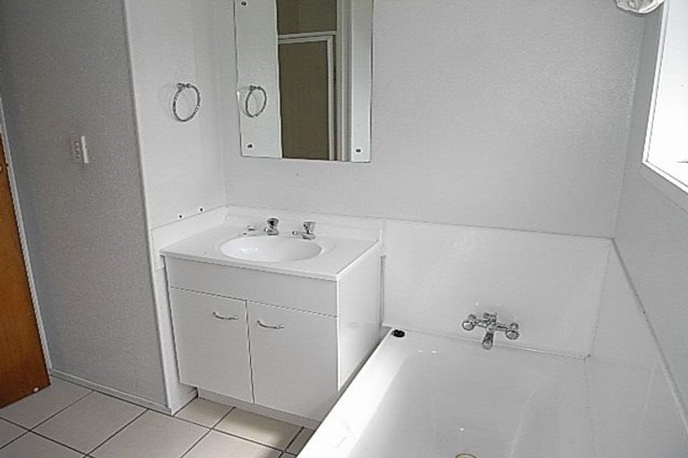 Photo of property in 35 Gallony Avenue, Massey, Auckland, 0614