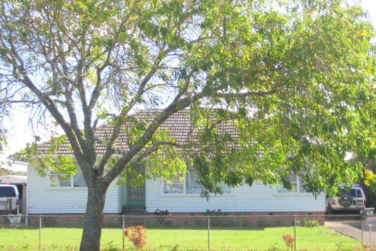 Photo of property in 109 Henderson Valley Road, Henderson, Auckland, 0612