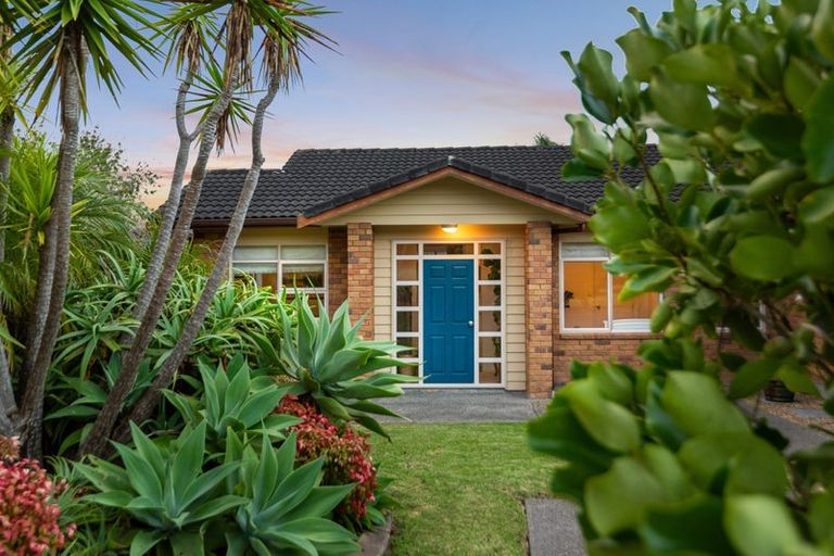 Photo of property in 8 Driftwood Drive, Red Beach, 0932