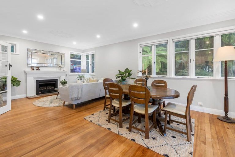 Photo of property in 97 Scenic Drive, Titirangi, Auckland, 0604