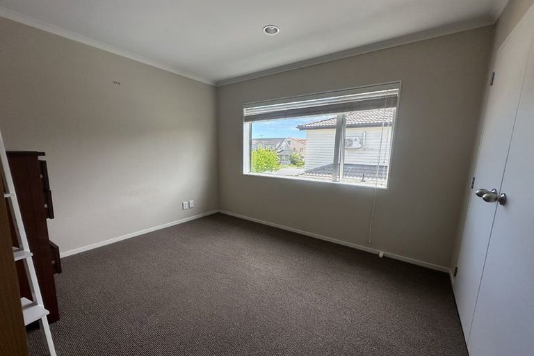 Photo of property in 4 Lorenzo Way, Flat Bush, Auckland, 2016
