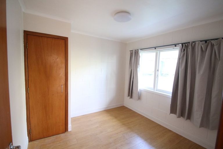 Photo of property in 10 Kereru Street, Henderson, Auckland, 0612