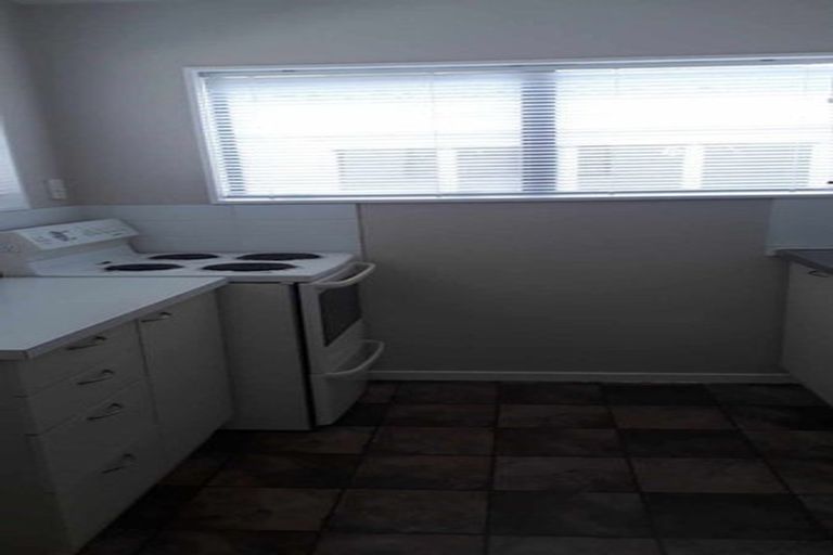 Photo of property in 1f2 Glenbrook Grove, Naenae, Lower Hutt, 5011