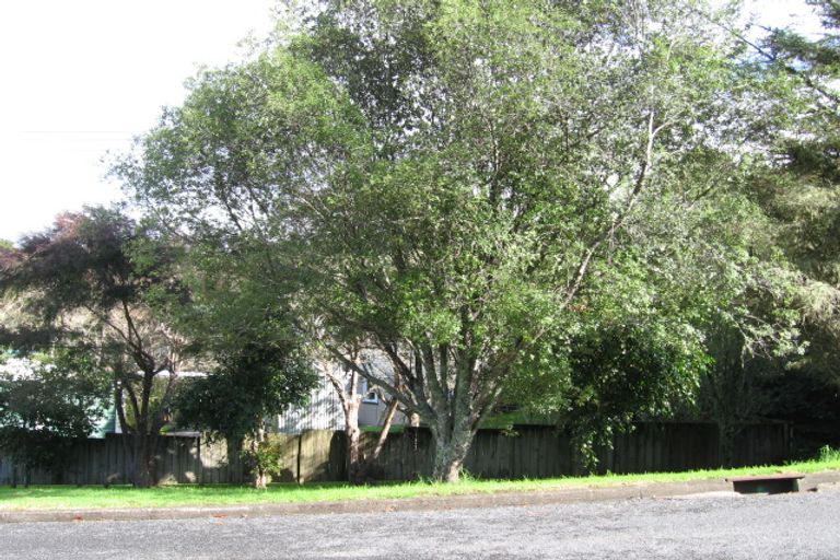 Photo of property in 3 Rimutaka Place, Titirangi, Auckland, 0604