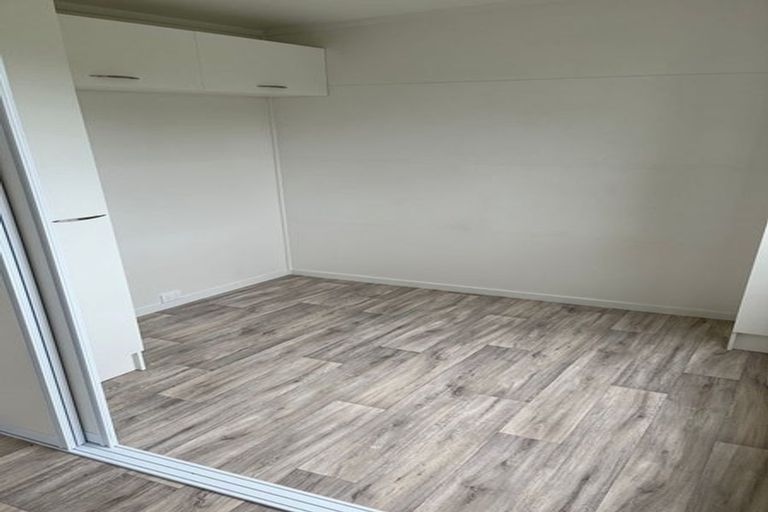 Photo of property in 46 Newington Road, Henderson, Auckland, 0612