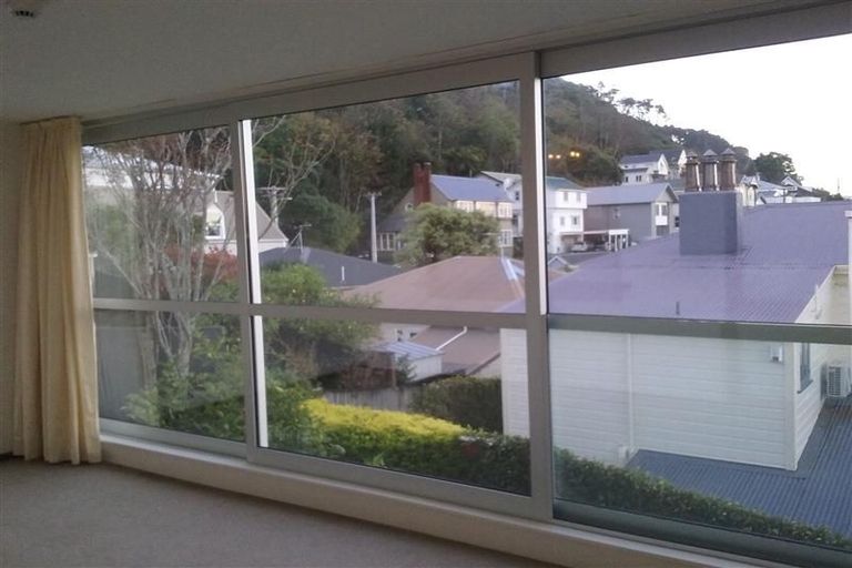 Photo of property in 24u3 Patanga Crescent, Thorndon, Wellington, 6011