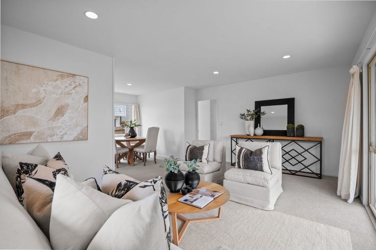 Photo of property in 14 Elliott Avenue, Bayview, Auckland, 0629